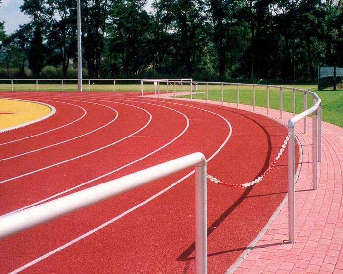 Sportplatz Barrierensystem Alu Pfostenabstand 2,50m